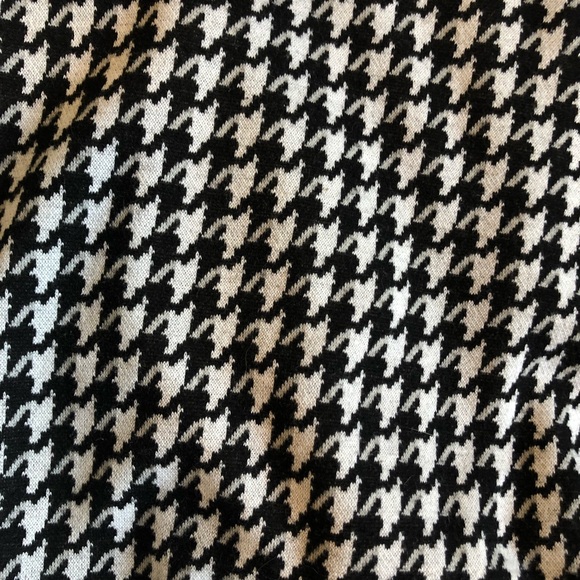 Houndstooth Pattern Pants - Picture 3 of 4